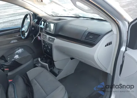 2010 Volkswagen Routan S z USA, uszkodzony, nr VIN 2V4RW4D18AR348254